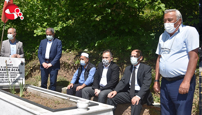 AK Partililer Şehit Mezarlarını ziyaret ettiler…