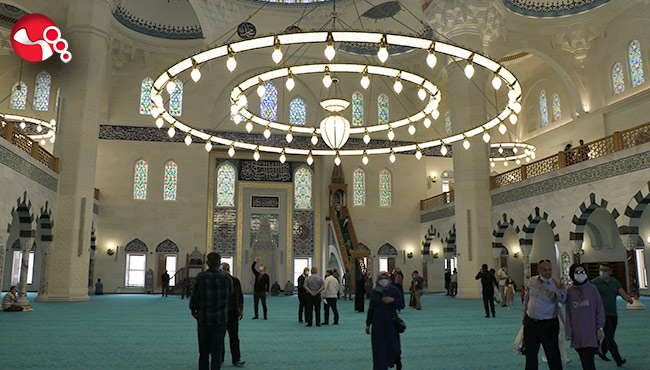 Erdoğan'ın açtığı Uzun Mehmet Camii'ne ziyaretçi akını