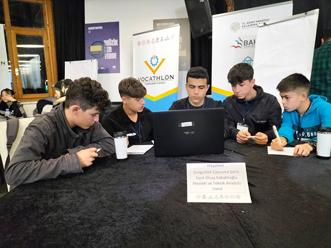 Çaycumalı öğrenciler ‘Genç girişimciler, yeni fikirler’ maratonuna katıldı