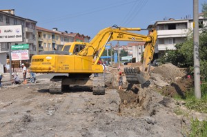 MEHMET AKİF ERSOY CADDESİ?NDE ÇALIŞMALAR SÜRÜYOR..