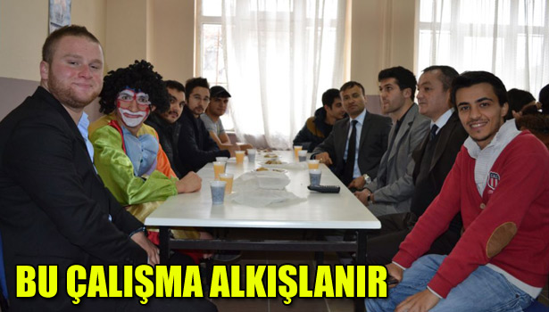 ÜNİVERSİTE ÖĞRENCİLERİN ÇALIŞMALARI ALKIŞ ALIYOR