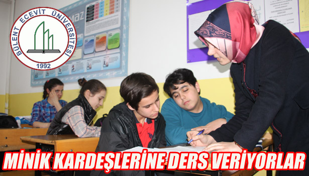MİNİK KARDEŞLERİNE DERS VERİYORLAR