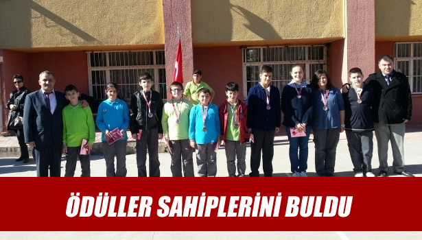 SPORDA ÖDÜLLER YİNE ATATÜRK ORTAOKULU'NDA