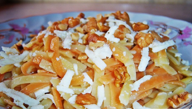 PEYNİRLİ CEVİZLİ ERİŞTE TARİFİ