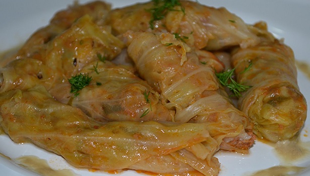 TAHİNLİ LAHANA DOLMASI TARİFİ