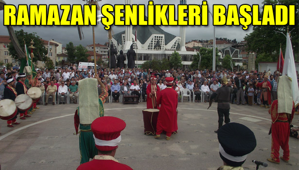 RAMAZAN AYIN İLK GÜNÜ MEHTERAN GÖSTERİLERİYLE AÇILDI