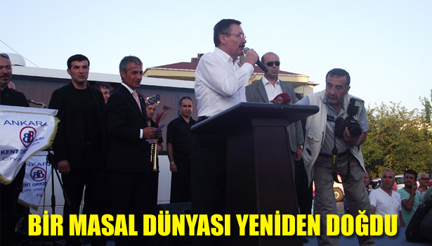 MELİH GÖKÇEK ÇOK MUTLU OLDUĞUNU SÖYLEDİ