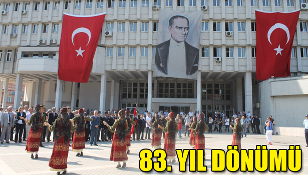 ATATÜRK'ÜN ZONGULDAK GELİŞİ, DENİZE KARANFİL BIRAKILARAK KUTLANDI