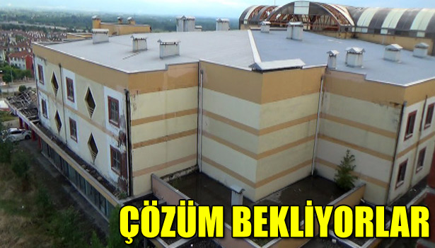 DEPREMDEN SONRA YAPILAN İŞ YERLERİ ÇÖZÜM BEKLİYOR