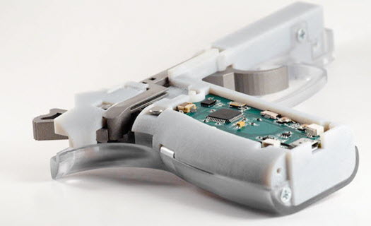 LİSE ÖĞRENCİSİ PARMAK İZİYLE ÇALIŞAN AKILLI SİLAH İCAT ETTİ