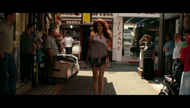 AZRA'NIN 'ÇİLEK'TEN KAZANDIĞI PARA HAYRETE DÜŞÜRDÜ