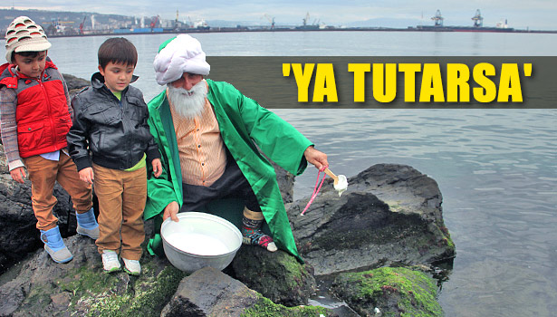 ÖĞRENCİLER 'DENİZ MAYA TUTMAZ' DERKEN HOCA; 'YA TUTARSA' DEDİ