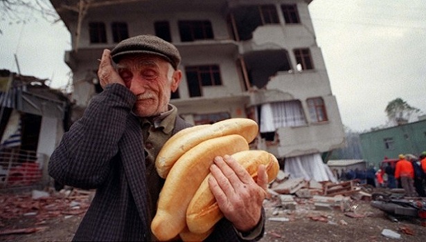 DÜZCE DEPREMİ'NİN ÜSTÜNDEN 15 YIL GEÇTİ