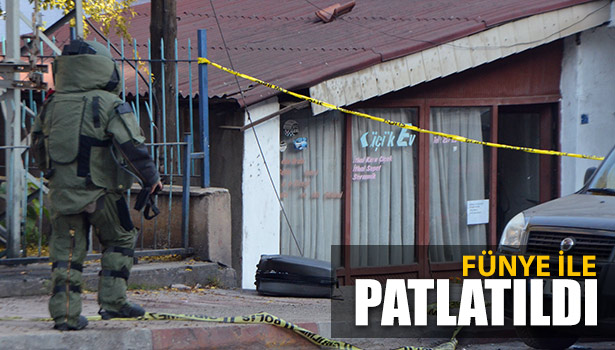 POSTANE ÖNÜNE BIRAKILAN VALİZ FÜNYEYLE PATLATILDI