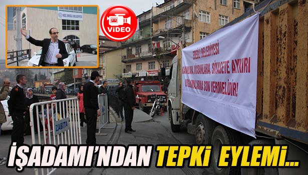 EYLEM İÇİN BELEDİYEYE SOKMAK İSTEDİĞİ KAMYONA POLİS ENGEL OLDU