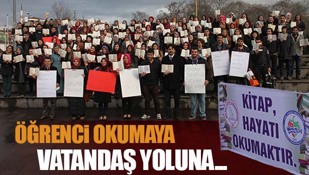 ÖĞRENCİLER OKUMAYA DAVET ETTİ, VATANDAŞ YOLUNA DEVAM ETTİ