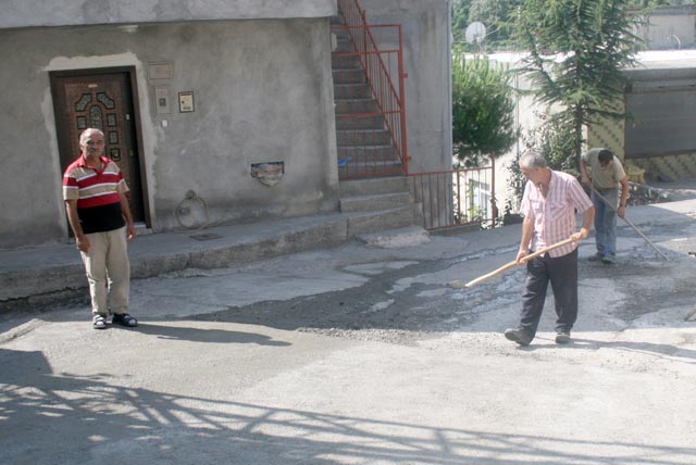 15 yıl sonra yapılan yol sevinci