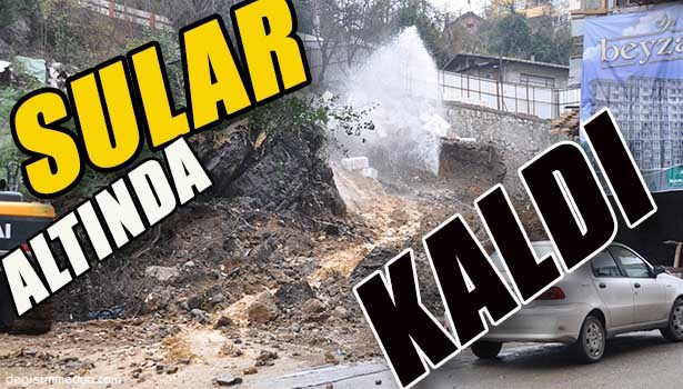 BORU PATLADI, ŞEHİR MERKEZİNİ SU BASTI