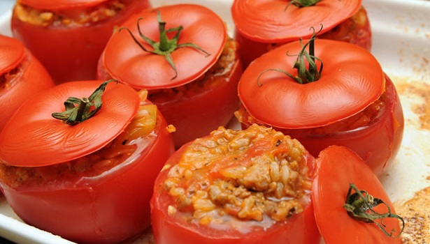 ZEYTİNYAĞLI DOMATES DOLMASI