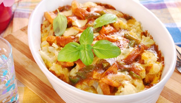 FIRINDA PATATESLİ TAVUK