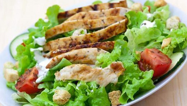 IZGARA TAVUKLU SALATA