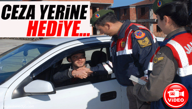 JANDARMA SÜRÜCÜLERE HEDİYE DAĞITTI