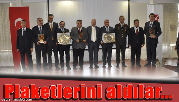 VERGİ REKORTMENLERİNE PLAKET VERİLDİ