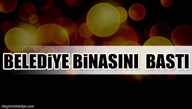 DÜKKANI YIKILAN GAZİ, BELEDİYE BİNASINI BASTI