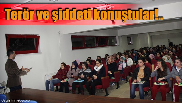 ÖĞRENCİLER TERÖR VE ŞİDDET KONUSUNDA BİLİNÇLENDİRİLDİ
