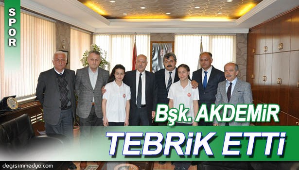 BAŞKAN AKDEMİR GENÇ SPORCULARI TEBRİK ETTİ
