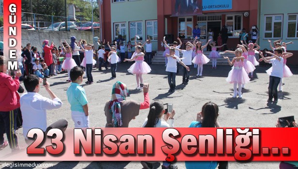 SİNİTLİ İLK VE ORTAOKULUNDA 23 NİSAN EĞLENCESİ DÜZENLENDİ
