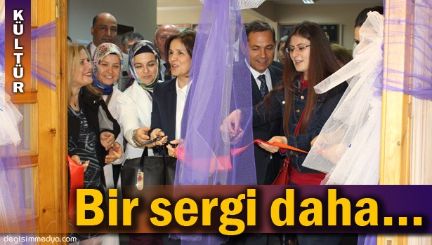 CUMHURİYET HALK EVLERİ KURSİYERLERİNİN ESERLERİ SERGİLENİYOR...
