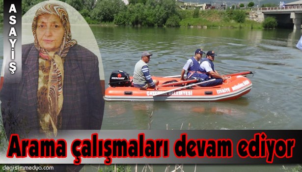 ÇARESİZLİK İÇİNDE ANNELERİNİN BULUNMASINI BEKLİYORLAR