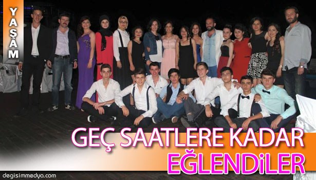 ÖĞRENCİLERİN BALOSU GÖZ DOLDURDU