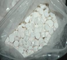 180 ADET UYUŞTURUCU HAP, 80 GRAM ESRAR ELE GEÇİRİLDİ..