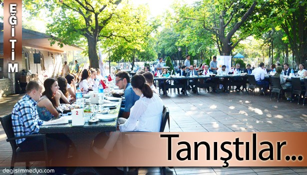 YAZ OKULU İÇİN FARKLI ÜLKELERDEN GELEN ÖĞRENCİLERLE TANIŞMA TOPLANTISI GERÇEKLEŞTİ