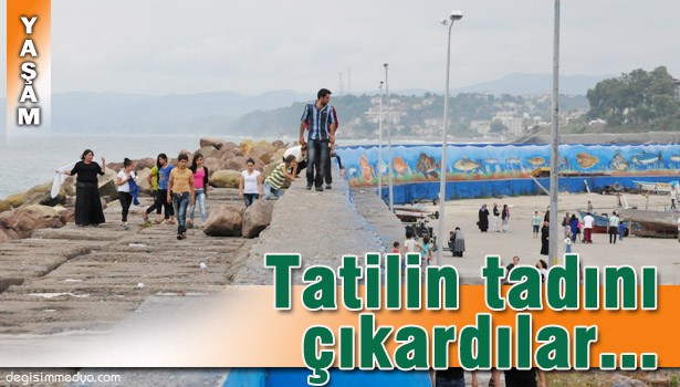 YAĞMUR, FINDIK İŞÇİLERİNE BİR GÜN TATİL YAPTIRDI