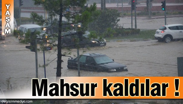 MAHSUR KALAN VATANDAŞLARI İTFAİYE KURTARDI