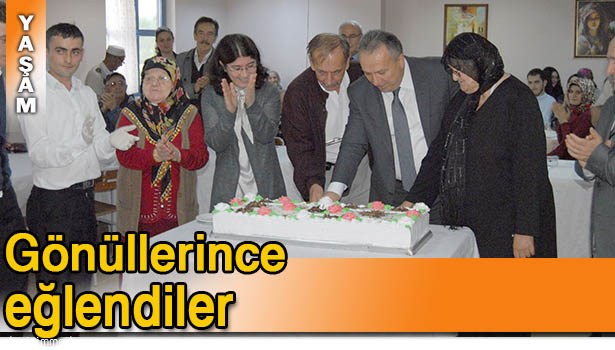 YAŞLILAR DOYASIYA EĞLENDİ