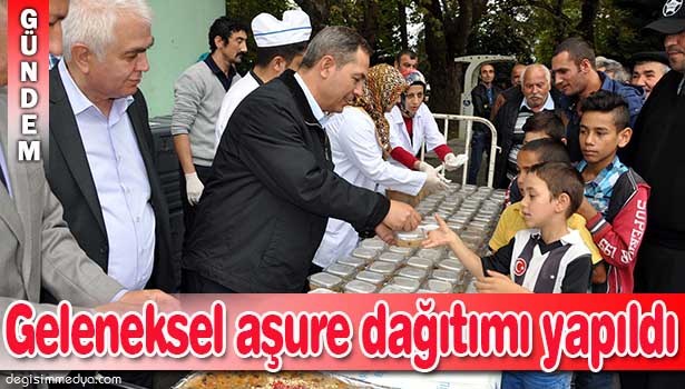 GELENEKSEL AŞURE DAĞITIMI YAPILDI