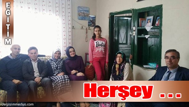 OKUL MÜDÜRÜ ÖĞRENCİLERİNİN BAŞARISI İÇİN ÇALIŞIYOR