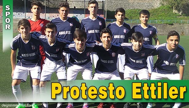 ZONGULDAK EREĞLİ SPOR KULÜBÜ U-17 MÜSABAKASINDA MAÇIN HAKEMİNİ PROTESTO ETTİ