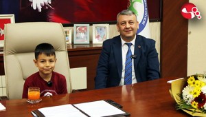 BAŞKANLIK   KOLTUĞUNA DENİZ KADİR AKBAŞ OTURDU