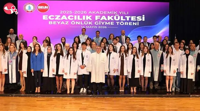 Geleceğin eczacıları  beyaz önlüklerini giydi