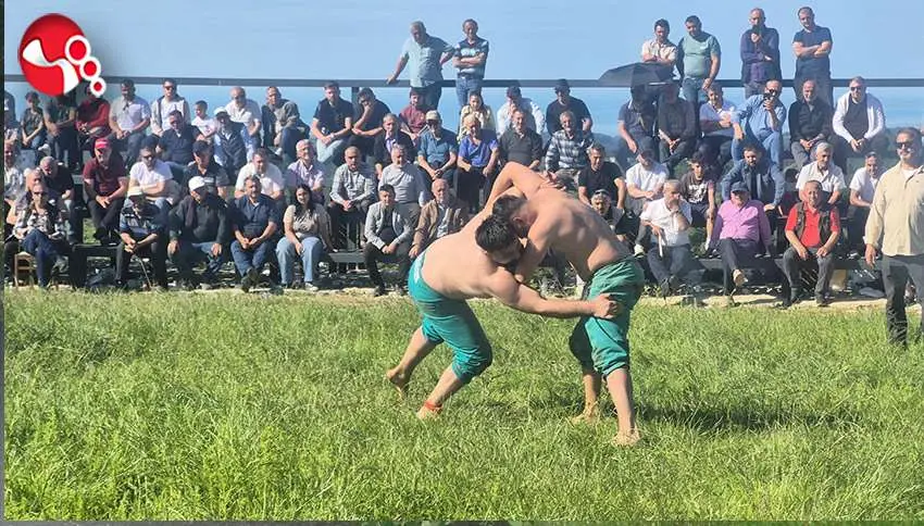 Pehlivanlar ve ağa adayları kıyasıya yarıştılar