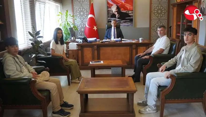 İpekböceği yetiştiriciliiği için toplandılar