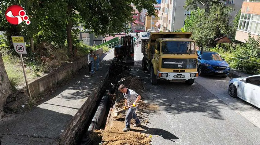 Bağlıkta yağmurlama hattı çalışmaları sürüyor