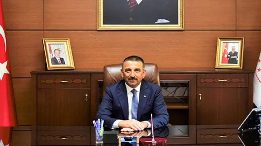 VALİ HACIBEKTAŞOĞLU, 29 EKİM CUMHURİYET BAYRAMINI KUTLADI