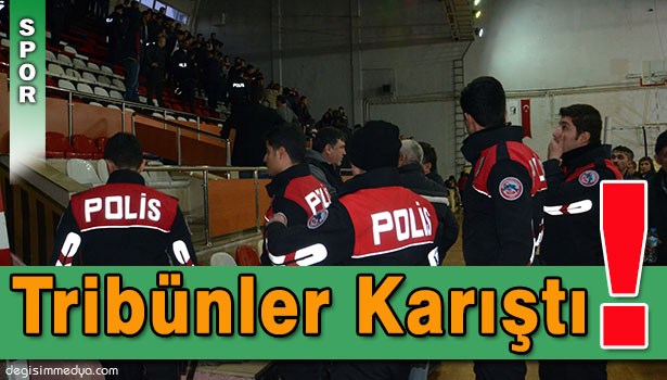 BAYANLAR VOLEYBOL MAÇINDA TRİBÜNLER KARIŞTI