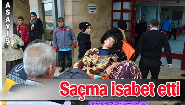 LİSELİ GENCE EVİNİN ÖNÜNDE SAÇMA İSABET ETTİ